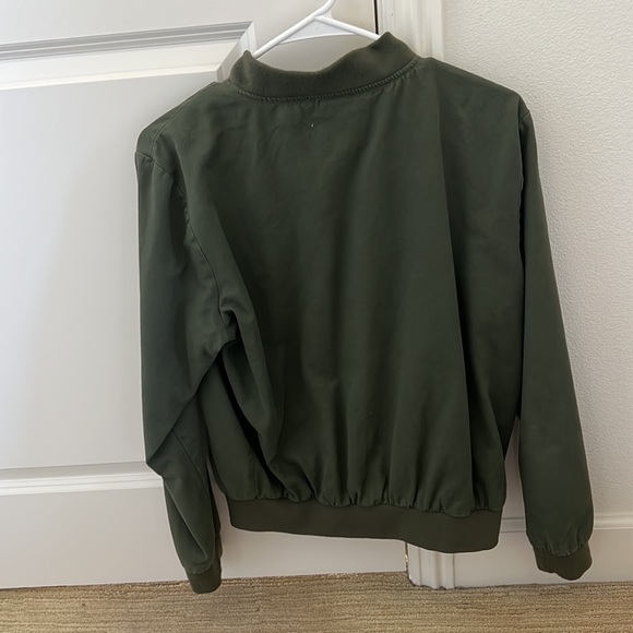 Brandy Melville bomber jacket - Picture 2 of 3